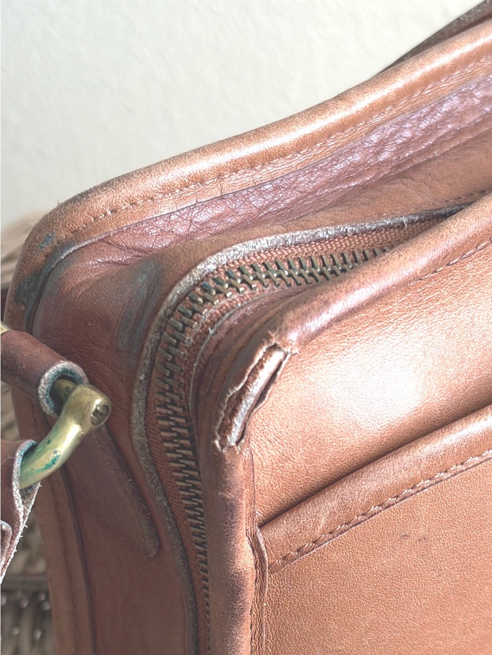Vintage Coach Multi Compartment Zip Bag, Style No.9974 - Picture 5 of 9